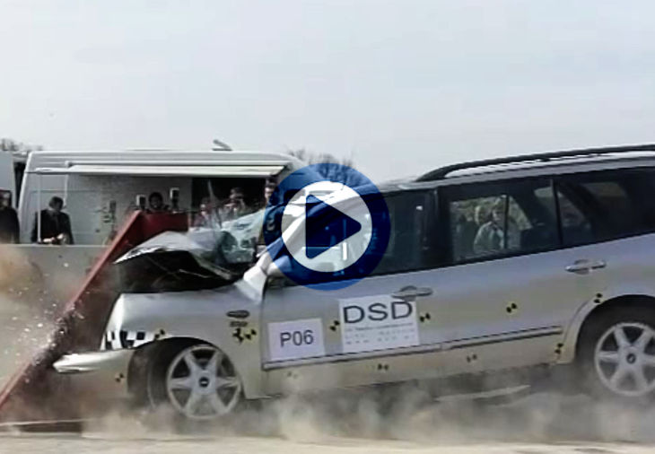 Fiat Marea: collisione frontale contro palo - velocità 80 km/h